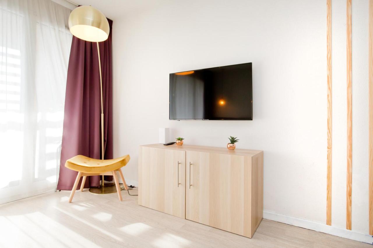 Grand Studio Avec Climatisation, Balcon Proche Gare Centre Ville Лурд Экстерьер фото